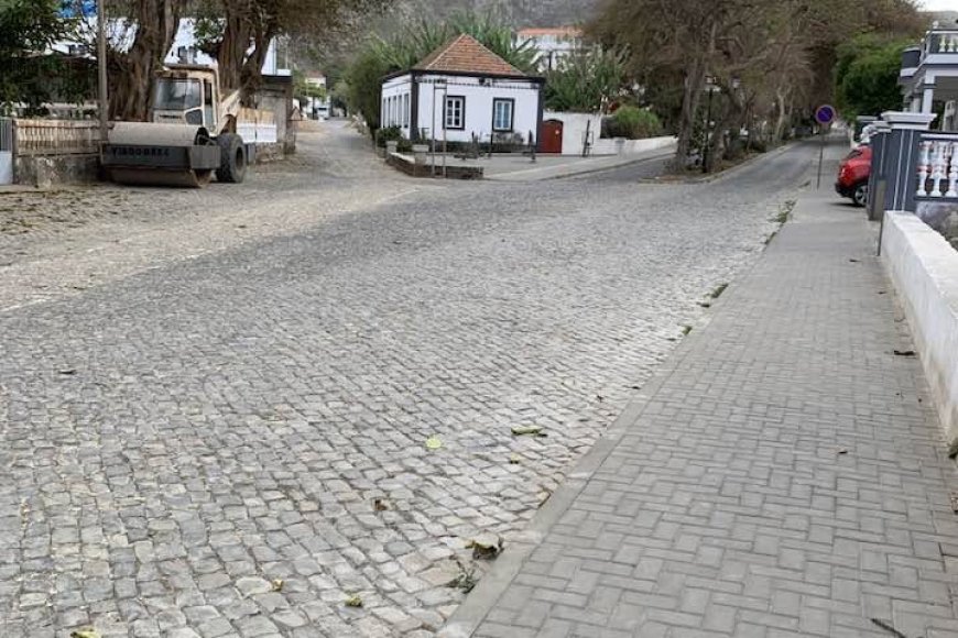 Pais e encarregados de educação denunciam falta de professores na Brava