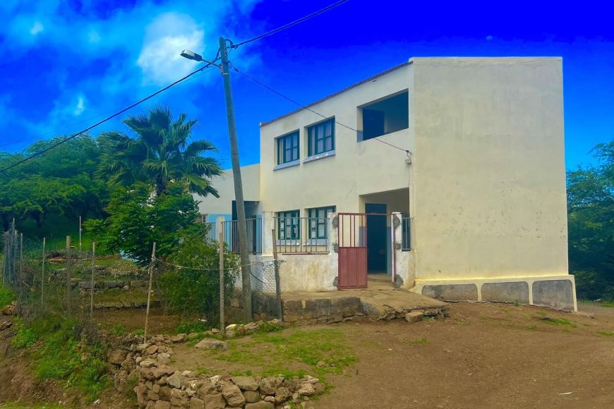 Brava: Alegações de favoritismo e possível nepotismo levantam dúvidas sobre nomeação de professora na Escola de Palhal