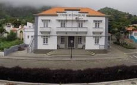 ÚLTIMA SESSÃO DA ASSEMBLEIA MUNICIPAL DA BRAVA DESTE MANDATO