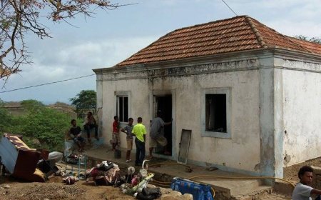 Brava: Família com moradia  totalmente consumida pelo fogo pede ajuda