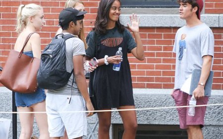Let's move! Malia Obama checks into Harvard dorm  