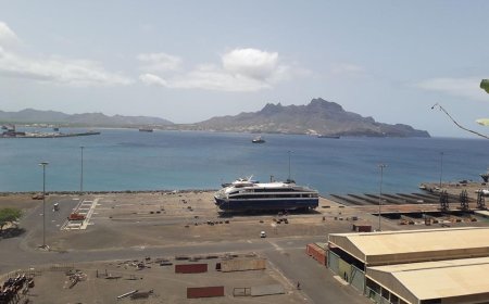 Facto do dia: Navio  Liberdadi nos estaleiros da Cabnave