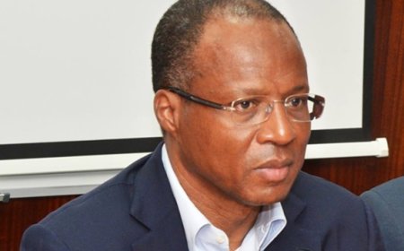 PM anuncia retirada dos manuais do mercado e reimpressão em Cabo Verde