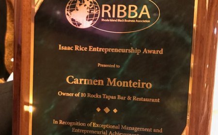 Facto dia: 10 Rocks Tapas, Bar & Restaurant recebe premio da RIBBA