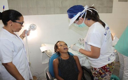 Brava: Médicos egípcios apadrinham Delegacia de Saúde com consultas grátis e distribuição de medicamentos e óculos