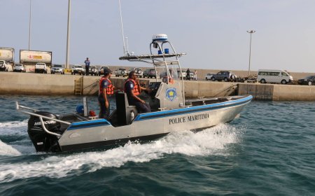Os Estados Unidos fizeram entrega das chaves de cinco barcos de patrulha de alta velocidade a Policia Maritima