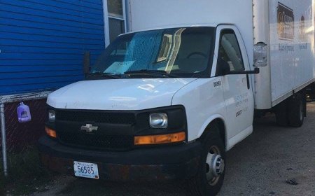 Mamede da Silva, com novo camião para servir melhor seus clientes