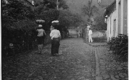 Regresso ao passado: Um das ruas de Nova Sintra nos idos anos de 1904