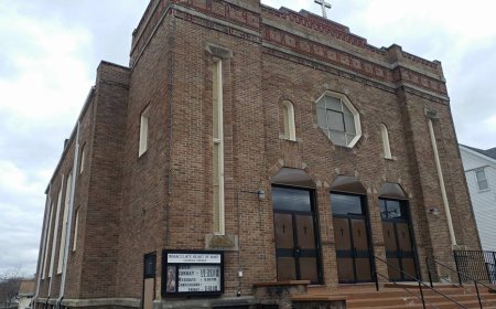 Eligio Burgo junta ao apelo da Paróquia para recuperação da Igreja local (Pawtucket)
