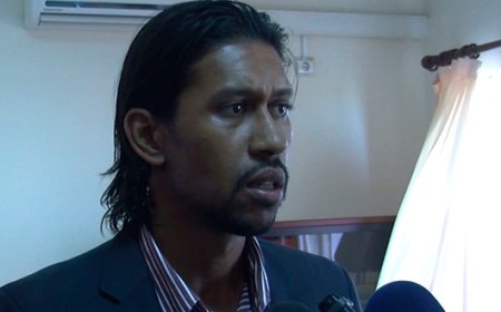 "Pelo que, com estas garantias, ficamos confiantes que poderá melhorar a situação dos transportes para a brava e fazemos votos para que assim seja" - Clovis Silva