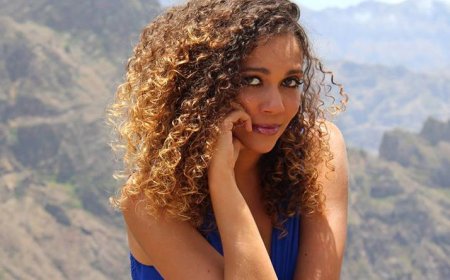 Solange Cesarovna nos Estados Unidos com o album "Mornas"