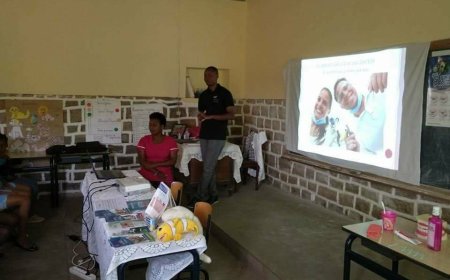 Cáries dentárias e doenças de gengiva no mote da palestra realizada na Escola do Mato