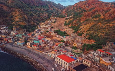 Foto da Semana: Furna ilha Brava, porta de entrada e saida