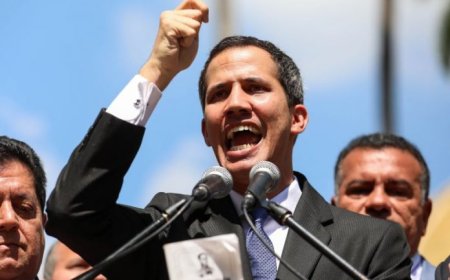 Venezuela: Líder do parlamento autoproclama-se Presidente interino do país