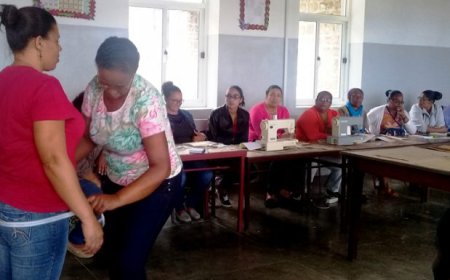 Brava: Serviço de Alfabetização e Educação de adultos capacita bravenses na área de corte e costura