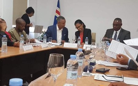 CMB e o GOVERNO através do MIOTH assinam contrato Programa para reabilitacao de casas