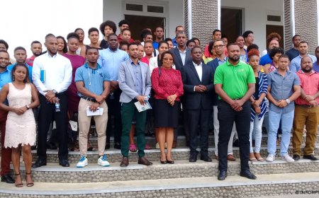 Brava: Olavo Correia desafia jovens a serem empreendedores na procura de soluções