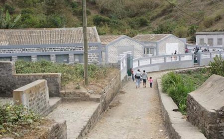 Brava: Group of former students residing in the USA makes a donation to the school in Mato Grande