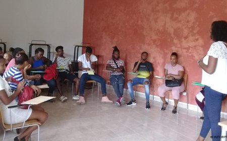 Brava: Público-alvo da rede emprego e empregabilidade capacita-se para receber kits