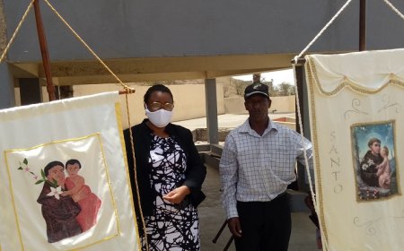 Covid-19/ Brava: Festeiros seguem a tradição mesmo sem a parte profana para não enterrar as bandeiras