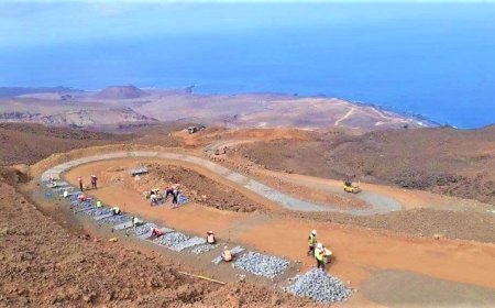 Santo Antão: Chefe do Governo avalia andamento das estradas na ilha num investimento de um milhão de contos