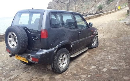 No reaction to the official car that crashed in Faja D'Agua