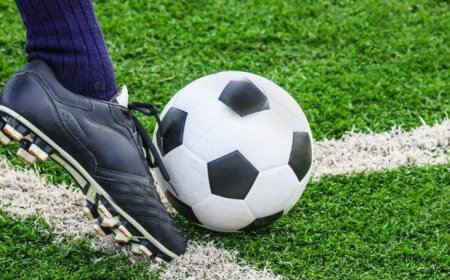 Football/Brava: Académica applies an old-fashioned rout and leads the championship