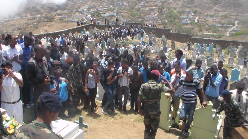 Cerimónia fúnebre do soldado Adilson, uma das vítimas do Monte Tchota