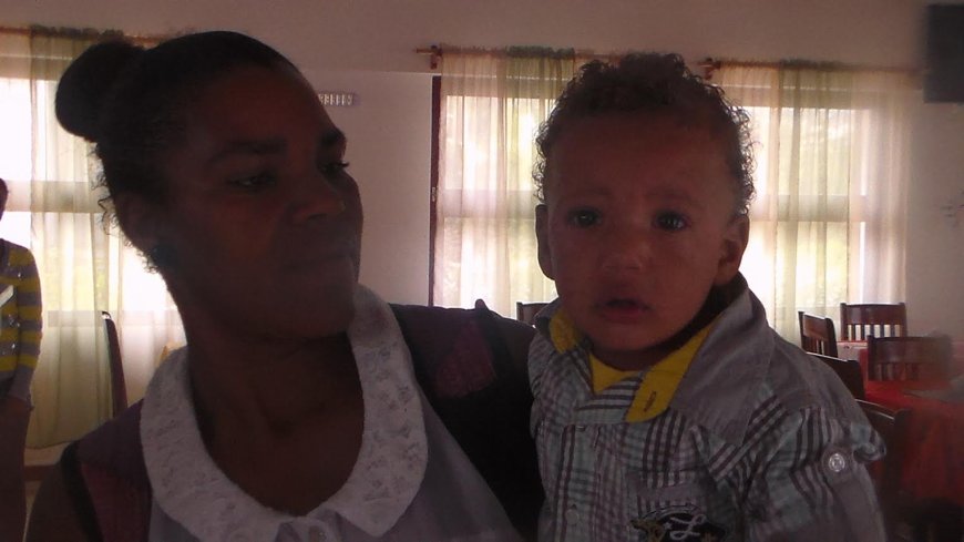 Uma criança de 10 meses sem solução à vista para os problemas de pele