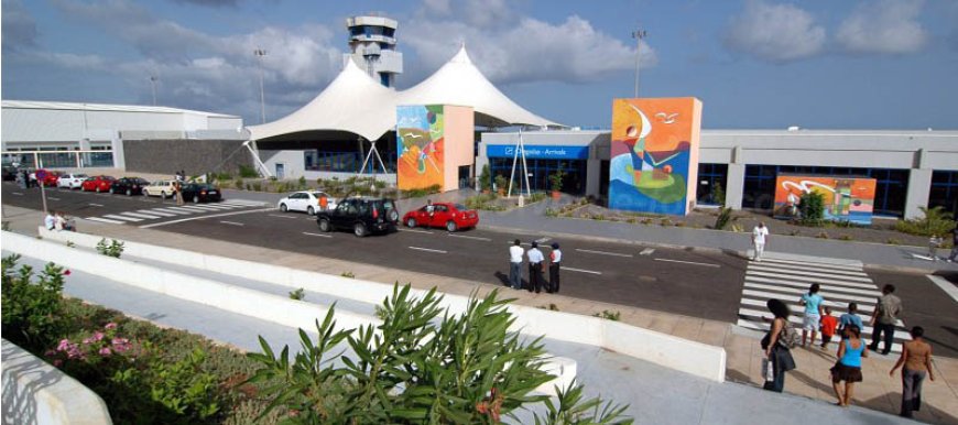 Última hora: Aeroporto da Praia encerrado ao tráfego