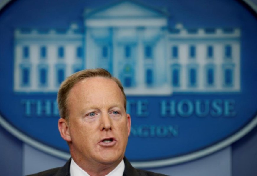 Sean Spicer demite-se do cargo de porta-voz da Casa Branca