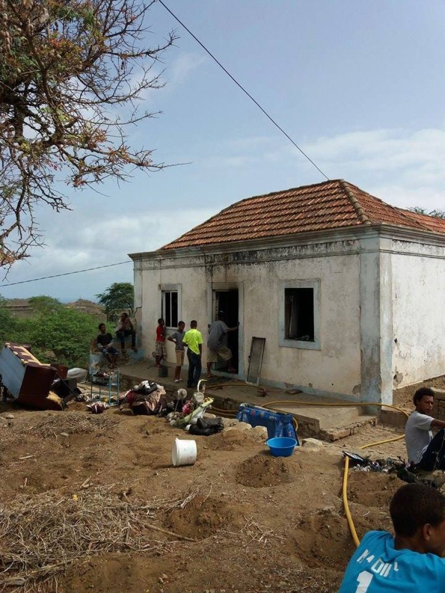 Brava: Família com moradia  totalmente consumida pelo fogo pede ajuda