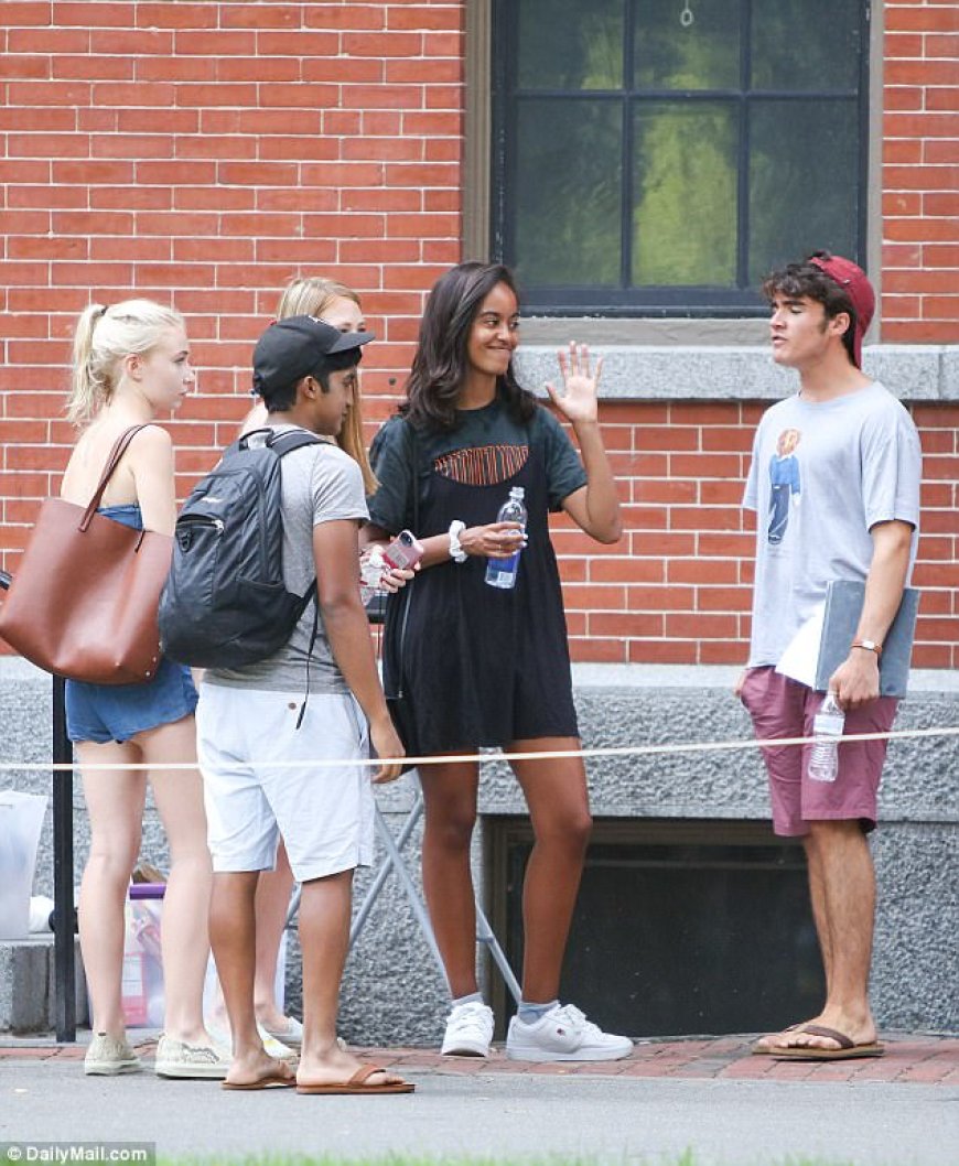 Let's move! Malia Obama checks into Harvard dorm  