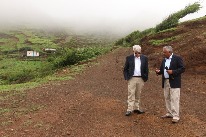 Embaixador dos EUA visita obras do MCC na ilha Brava