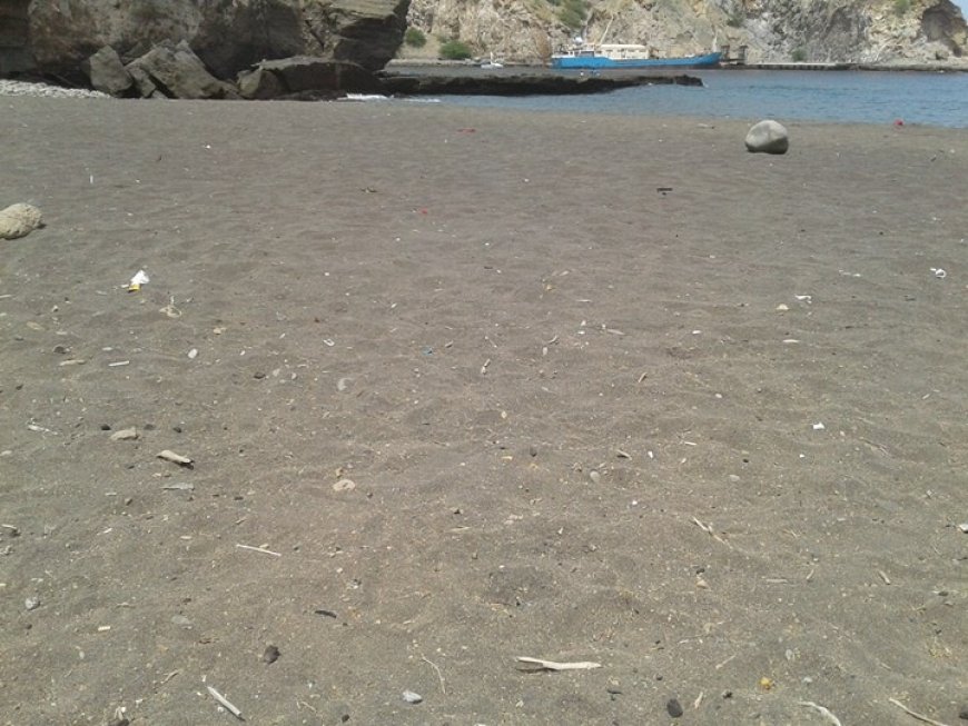 Praia de Cadjetinha na Furna, excelente para pratica de vôlei de praia