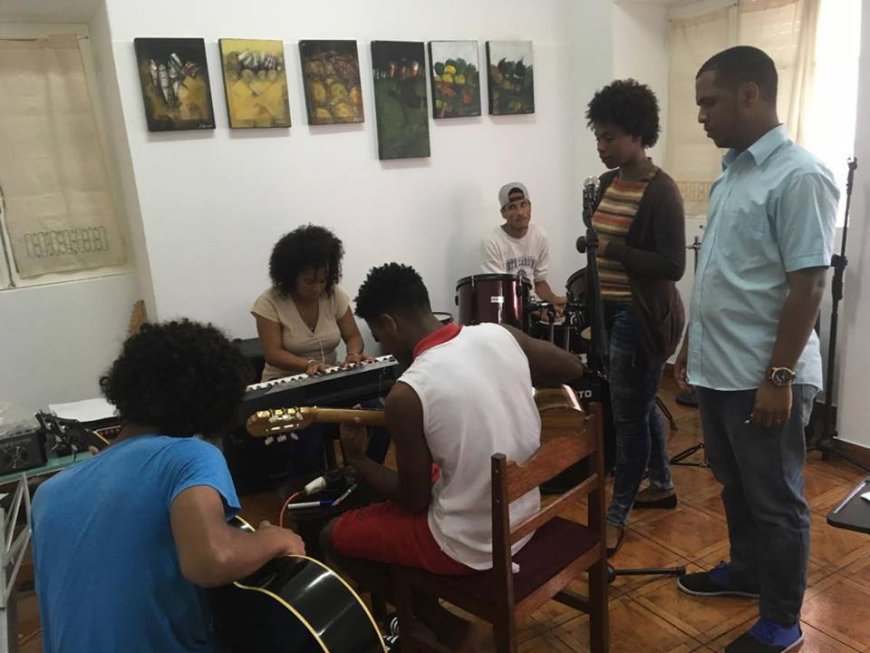 Escola da Música recebe apoio para propina na ordem de 80.000$00