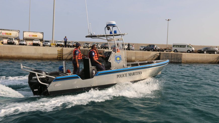 Os Estados Unidos fizeram entrega das chaves de cinco barcos de patrulha de alta velocidade a Policia Maritima