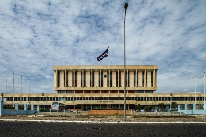 Cabo Verde aprova aumento de taxas de importação para lacticínios e sumos