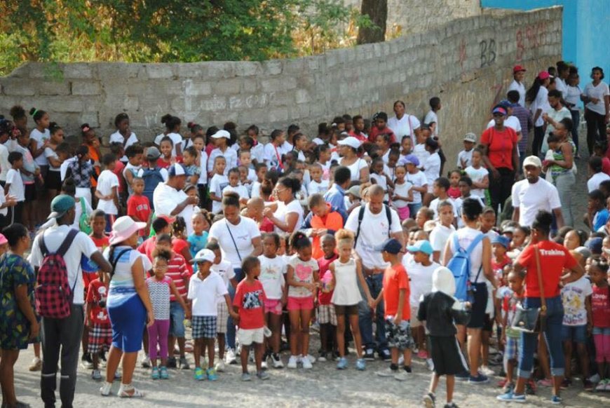 Escola de Nossa Senhora do Monte nao deixa passar em branco a festa do rei Momo