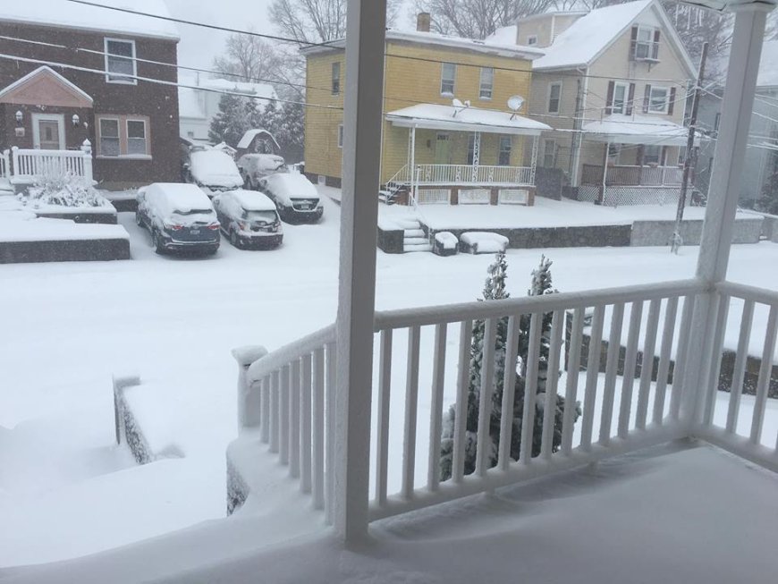 NOVA INGLATERRA PREPARA-SE PARA O TERCEIRO NEVÃO