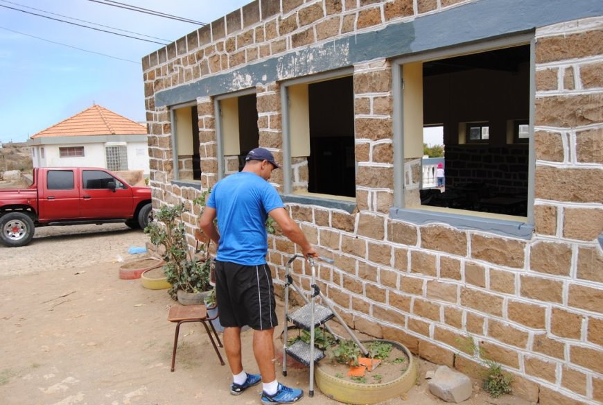 Escola de cara nova graças a apoio de uma benfeitora e de pessoas da localidades