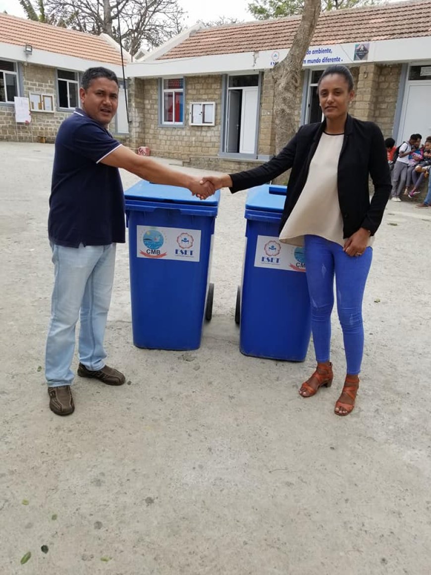 Câmara Municipal distribui contentores a Escola Secundária da Brava