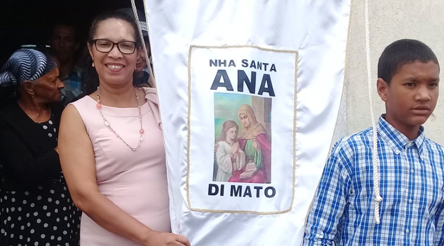 A primeira responsabilidade que a bandeira requer é a fé – festeira Nha Santana de Mato 2018