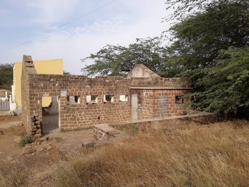 Situação da antiga escola de Palhal, revolta moradores locais