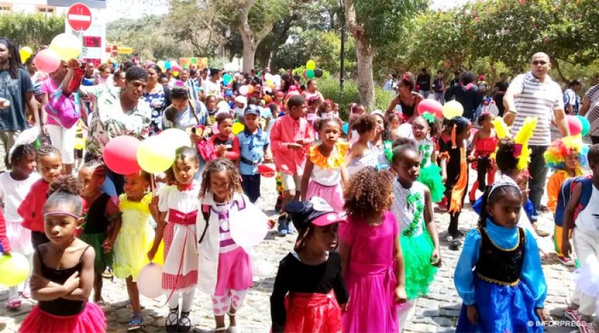 Brava: Desfiles do Pré-escolar e Ensino Básico deram as boas vindas ao Entrudo na “Ilha das Flores”
