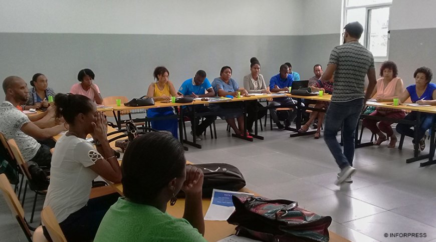 Brava: First cycle teachers begin training in Portuguese
