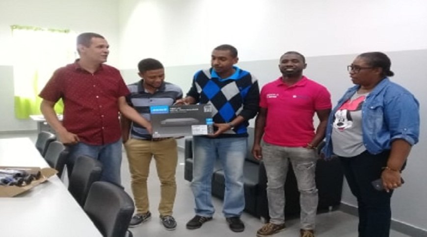 Brava: Eugénio Tavares Secondary School receives surveillance camera from the “Papai Didi” foundation