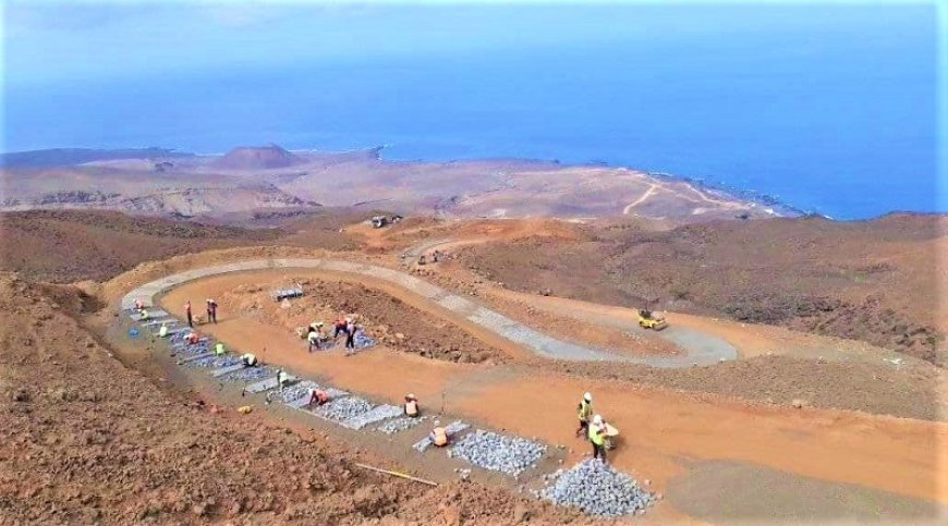 Santo Antão: Head of Government assesses road progress on the island in an investment of one million contos