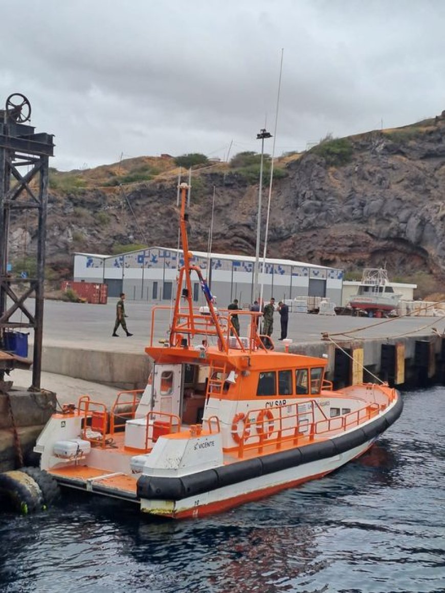NSAR vessel “Ilhéu dos Pássaros” transports technicians from Fogo Island to Brava and medical evacuation mission