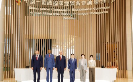Rui Figueiredo Soares visits the Permanent Secretariat of Forum Macau